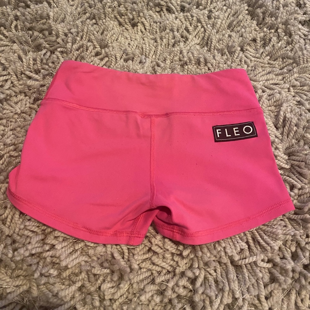 fleo pink shorts